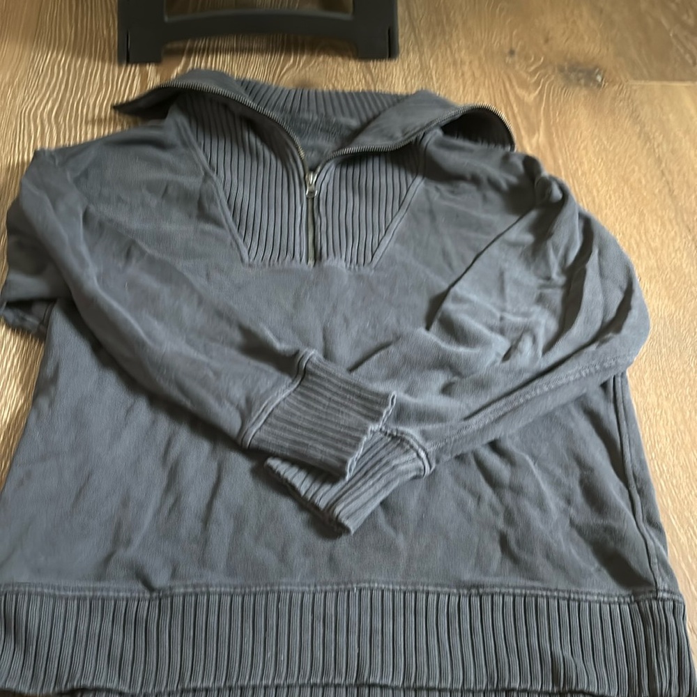 Aerie sweatshirt